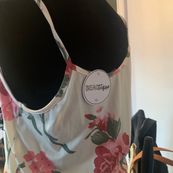 🌸🌸NWT-Beautiful Floral Jumpsuit-L - Picture 5 of 5